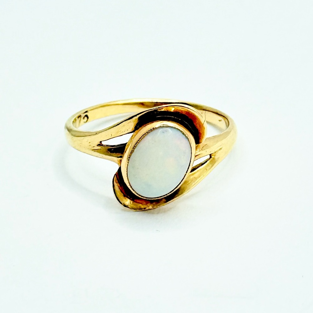 Vintage 10k Yellow Gold-Filled Opal Ring - Picture 3 of 11